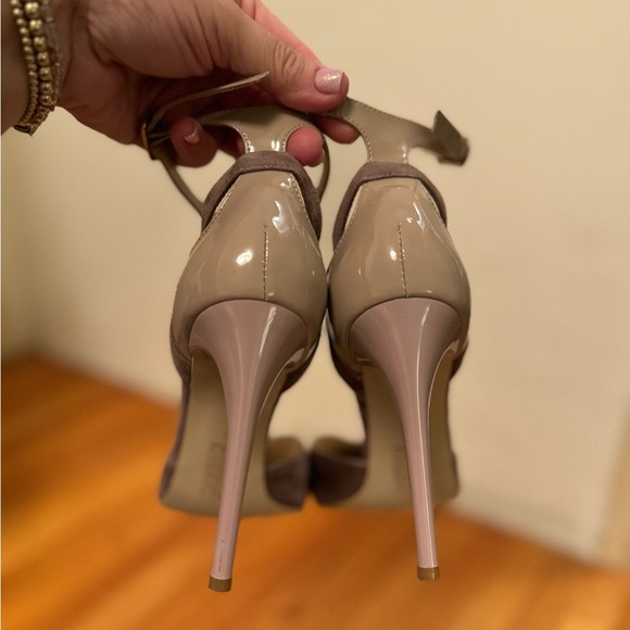 SALI Suede & Patent leather | Ankle strap pumps - Picture 7 of 9